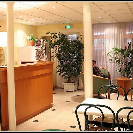 Pax Hotel Paris 18E-2